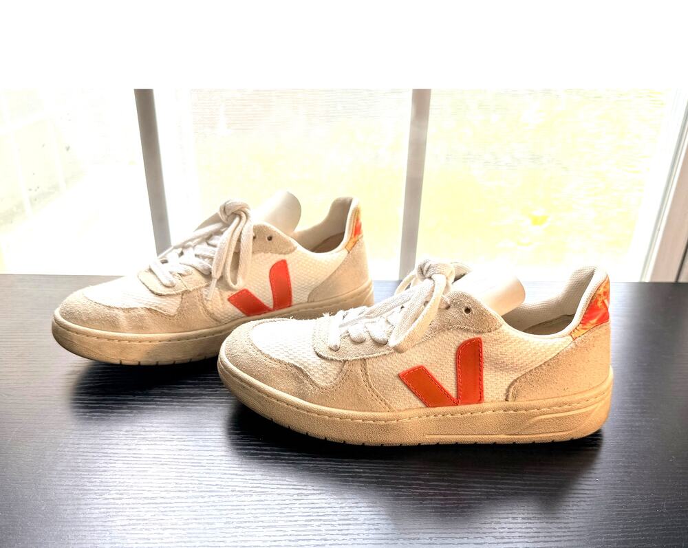 Veja V-10 Sneakers Women EU 36 US 5 Beige Off-White Orange Logo Lace Up Low Top
